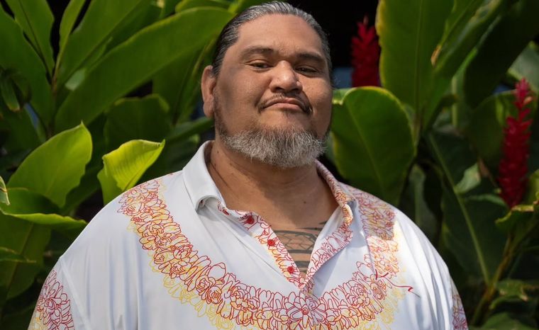 David Hekili Kenui Bell interpretó a Big Hawaiian Dude en Lilo y Stitch.