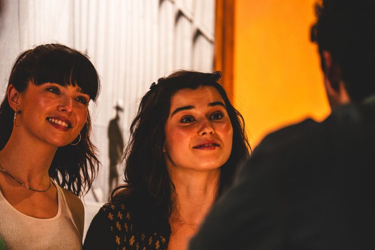 Un triángulo amoroso que sale mal en esta divertida comedia romántica disponible en streaming Un triángulo amoroso que sale mal en esta divertida comedia romántica disponible en streaming