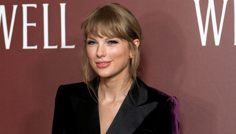 Taylor Swift tiene 32 años.