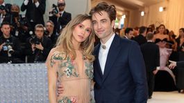 Robert Pattinson le habría propuesto matrimonio a su novia.