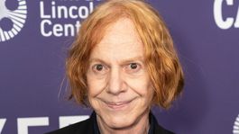 Que Ver | El compositor Danny Elfman es acusado de no cumplir con los acuerdos firmados con la víctima