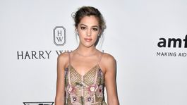 la hija de stallone no olvida mexico: publico una nostalgica foto con un diminuto bikini