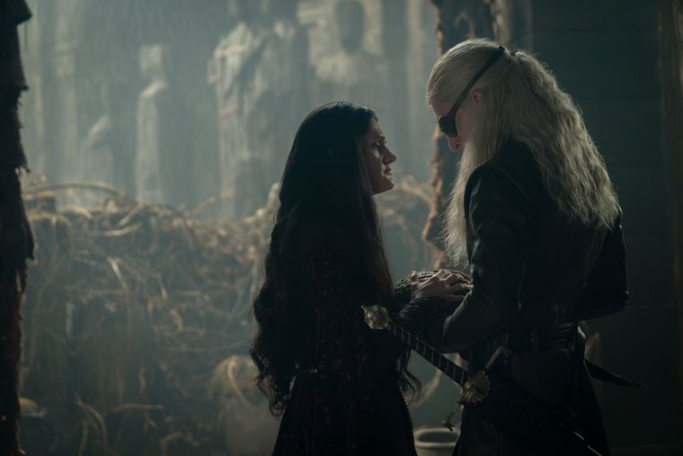 Alys Rivers y Aemond Targaryen en House of the Dragon. 