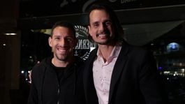 Un crack es protagonizada por Christian Sancho y cuenta con la participación de Maxi Rodríguez