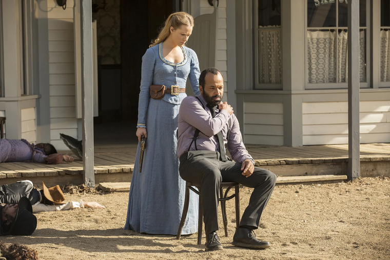 Westworld, basada en la película homónima de Michael Crichton de 1973, presentaba un parque futurista lleno de androides de aspecto humano que, con el correr de las temporadas, se alineará con una poderosa Inteligencia Artifical. Westworld, basada en la película homónima de Michael Crichton de 1973, presentaba un parque futurista lleno de androides de aspecto humano que, con el correr de las temporadas, se alineará con una poderosa Inteligencia Artifical.