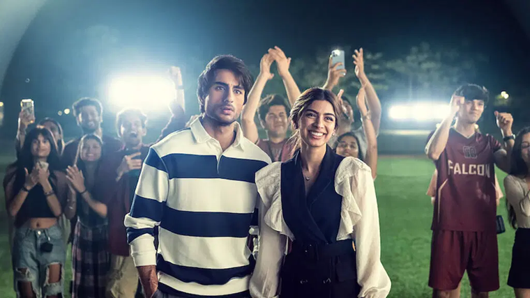 Tonterías de amor es una película romántica hindi estrenada el 7 de marzo. Tonterías de amor es una película romántica hindi estrenada el 7 de marzo.