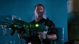 Arnold Schwarzenegger es como US Marshal John Krueger para The Eraser (1996)