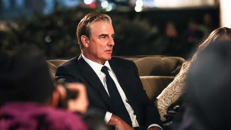Chris Noth fue acusado de abusar de dos mujeres.