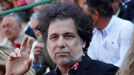 Andrés Calamaro está reversionando temas con artistas españoles de su agrado