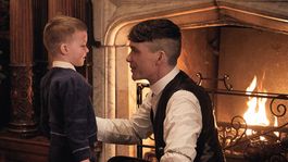 Tommy Shelby junto a su hijo en Peaky Blinders. Tommy Shelby junto a su hijo en Peaky Blinders.