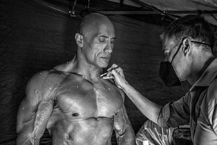 Johnson deja en claro que su traje será distinto a todos los vistos en Marvel y también DC