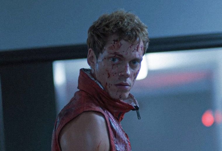 Boy Kills World, la nueva película producida por Sam Raimi llega dentro de poco a los cines