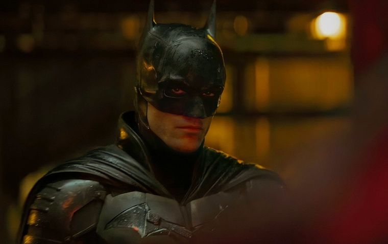 Robert se luce como el Murciélago de Gotham