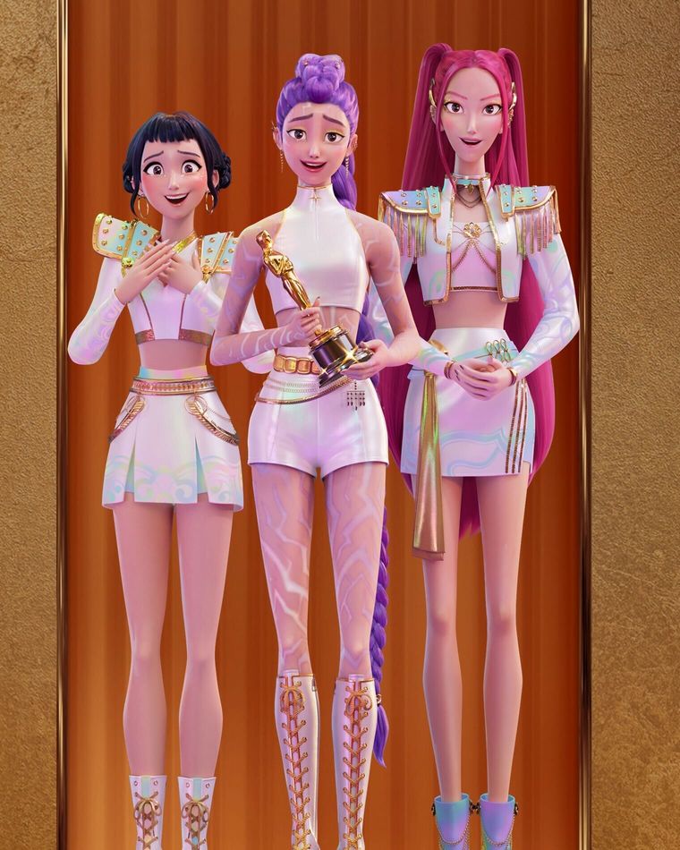 ¡Las Guerreras K-Pop con su Oscar! ¡Las Guerreras K-Pop con su Oscar!