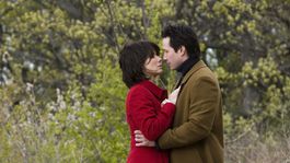 Una película protagonizada por Keanu Reeves y Sandra Bullock.