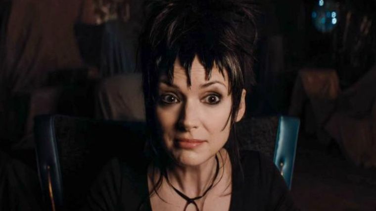 Winona Ryder es Lydia Deetz en Beetlejuice.