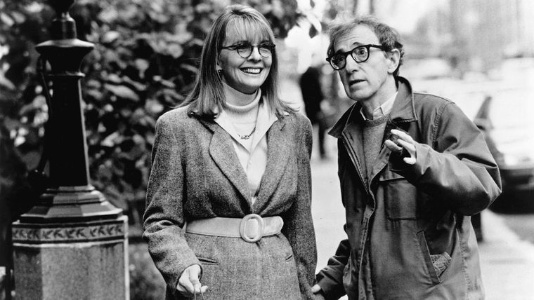 Si bien su noviazgo fue corto, Diane Keaton se convirtió en la crítica más mordaz de Woody Allen, ya que el director confiaba a ella cada uno de sus proyectos, tomando sus opiniones como las únicas válidas. Si bien su noviazgo fue corto, Diane Keaton se convirtió en la crítica más mordaz de Woody Allen, ya que el director confiaba a ella cada uno de sus proyectos, tomando sus opiniones como las únicas válidas.
