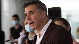 Sergio Mayer perdería la audición del oído izquierdo.