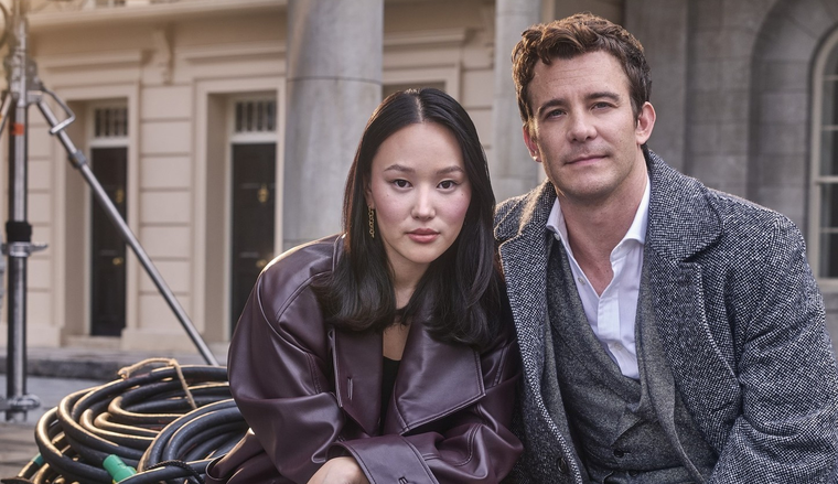 Yerin Ha y Luke Thompson dan la bienvenida a la temporada 4 de Bridgerton