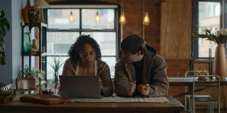 Los espectadores más atentos han descubierto un evidente fallo argumental en Me haces falta.