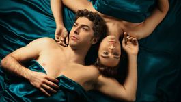 netflix: la adictiva miniserie subida de tono que es perfecta para ver de a dos netflix: la adictiva miniserie subida de tono que es perfecta para ver de a dos