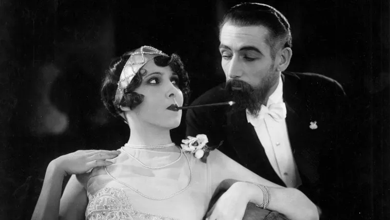 Alfred Hitchcock tenía 25 años cuando estrenó la película. Alfred Hitchcock tenía 25 años cuando estrenó la película.