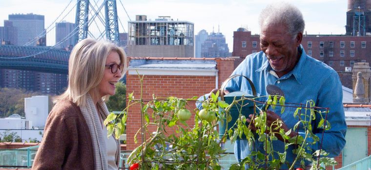 Diane Keaton y Morgan Freeman lideran esta encantadora comedia dramática