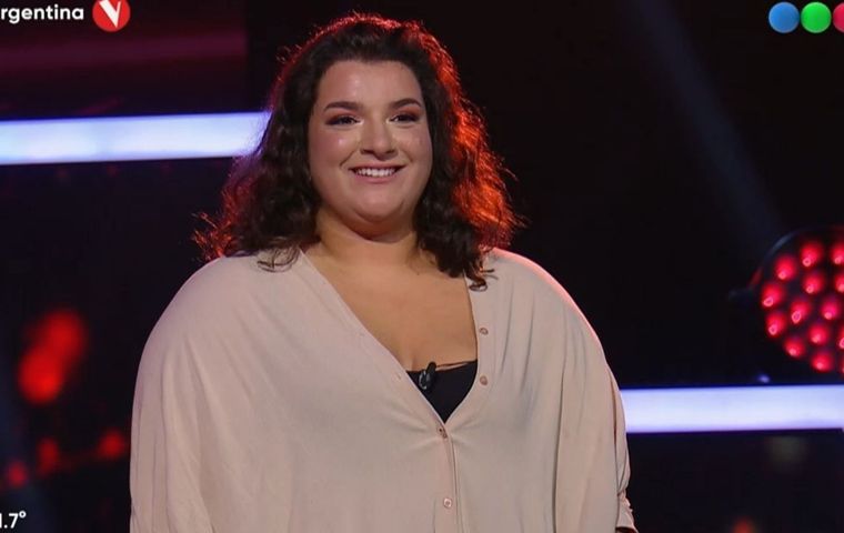 Luz Gaggi sufrió un grave accidente cuando era niña y dejó la danza para dedicarse al canto