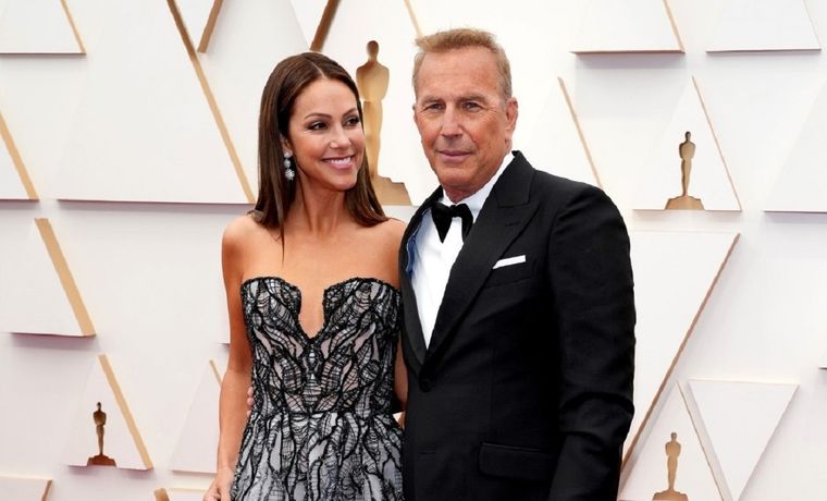 Kevin Costner y Christine Baumgartner