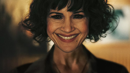 Que Ver | Carla Gugino interpreta a un enigmático personaje en la serie