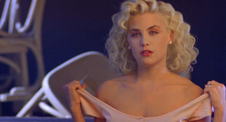 Sherilyn Fenn se arrepiente de hacer la cinta erótica Sherilyn Fenn se arrepiente de hacer la cinta erótica