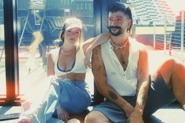 La pareja mostró por primera vez el rostro de su bebé.