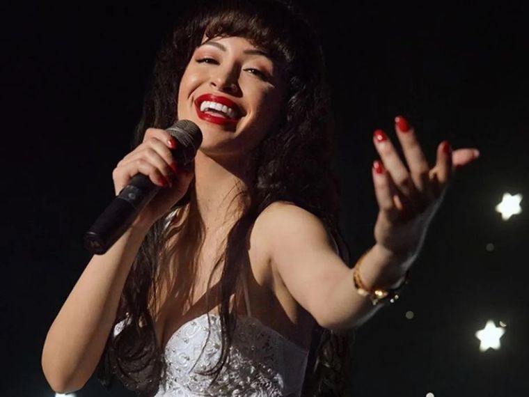 La actriz Christian Serratos interpreta a Selena Quintanilla