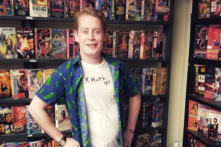Así es el sorprendente parecido entre Macaulay Culkin y su hijo, quien luce como Mi pobre angelito