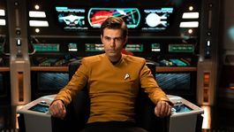 Paul Wesley convertido en uno de los personajes más emblemáticos de Star Trek, el héroe de la flota estelar James T. Kirk.