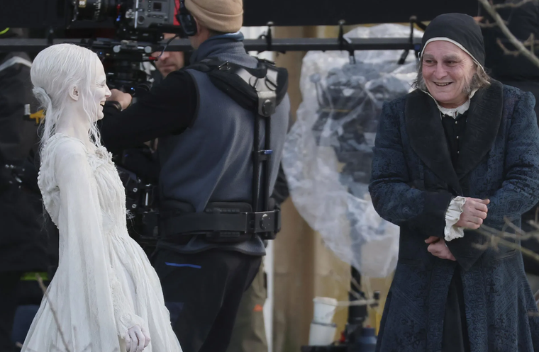 Johnny Depp luce irreconocible en el rodaje de su nueva película Johnny Depp luce irreconocible en el rodaje de su nueva película