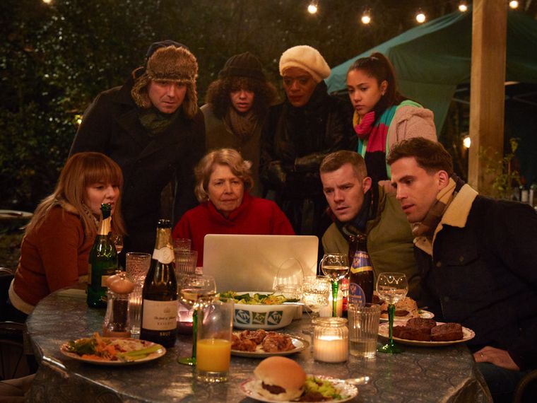 El elenco incluye nombres como  Emma Thompson, Rory Kinnear, Russell Tovey (que también es guionista y creador), T'Nia Miller, Jessica Hynes, Ruth Madeley y Anne Reid. 