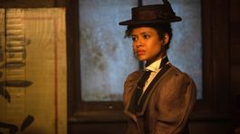 Se revelaron nuevos detalles sobre la identidad de Ravonna Renslayer