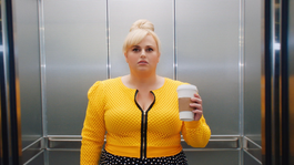 Rebel Wilson en ¿No es romántico?