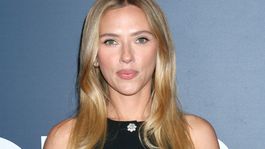 Scarlett Johansson cambió de look para su nuevo personaje Scarlett Johansson cambió de look para su nuevo personaje