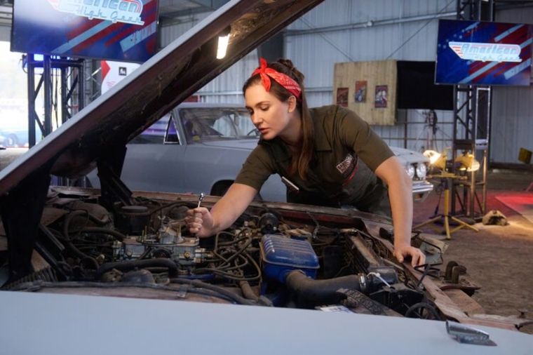 Estrenada a en marzo de este año, Shifting Gears escapa de los cánones clásicos del género