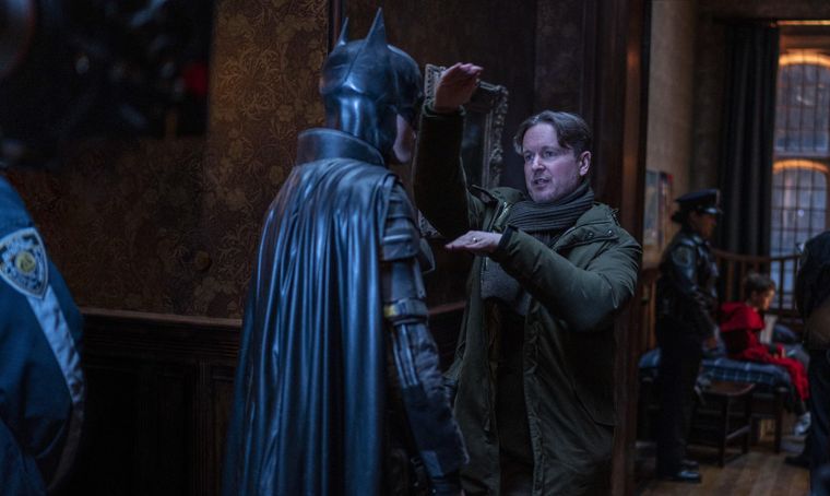 Matt Reeves junto a Robert Pattinson durante el rodaje de The Batman.