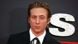 Que Ver | jeremy allen white