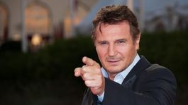 Liam Neeson reveló que habla con su esposa fallecida