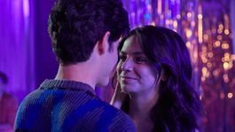 Anónima es la primera comedia romántica de México en Netflix. Anónima es la primera comedia romántica de México en Netflix.
