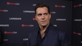 Henry Cavill volvió al set de Highlander Henry Cavill volvió al set de Highlander