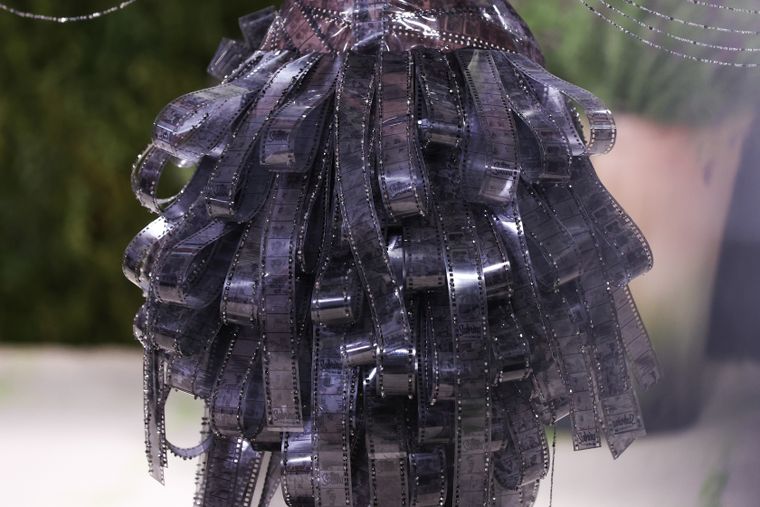 El detalle del vestido diseñado por Dior que lució la artista en la Met Gala. El detalle del vestido diseñado por Dior que lució la artista en la Met Gala. 
