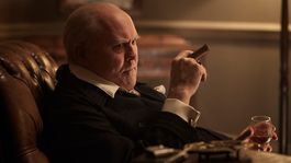 John se lució con Churchill