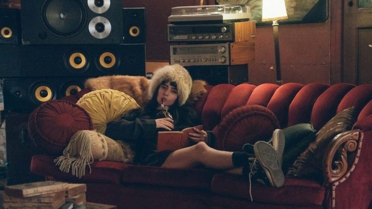 Sara Montpetit en Humanist Vampire Seeking Consenting Suicidal Person. Sara Montpetit en Humanist Vampire Seeking Consenting Suicidal Person.