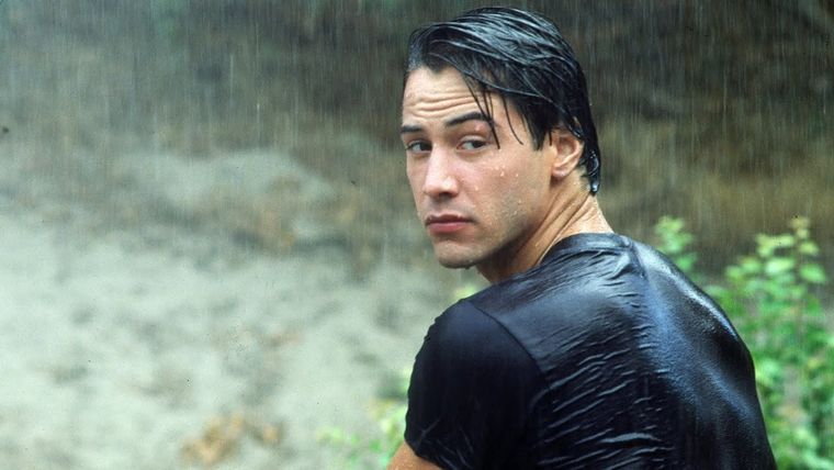 Keanu Reeves como Johnny Utah en Point Break. Keanu Reeves como Johnny Utah en Point Break.
